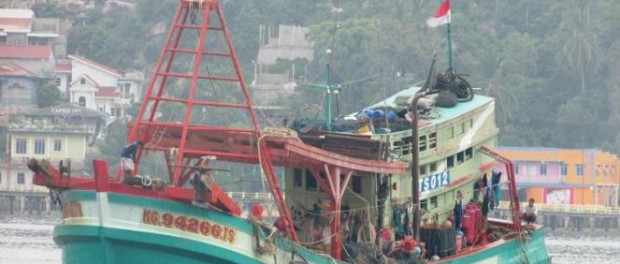 Kapal asing melanggar izin wilayah ditangkap