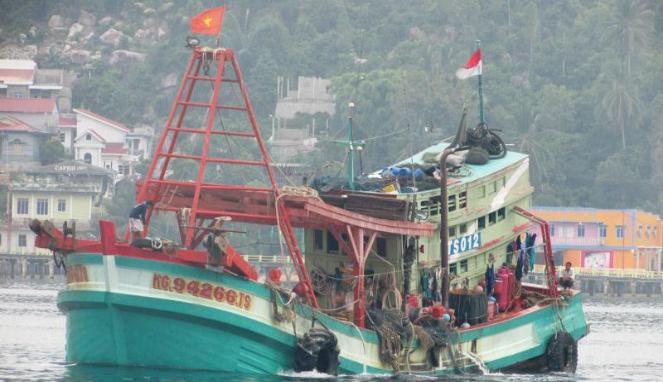 Kapal asing melanggar izin wilayah ditangkap